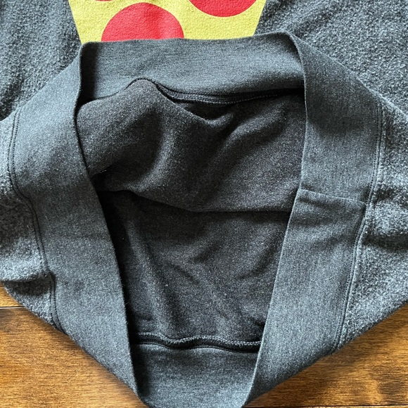 🌻3/25$! WILDFOX Pizza 🍕 slice sweater- Size Small - Grey - Picture 4 of 9